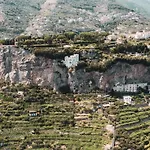 Πανσιόν La Rondinaia Ραβέλλο