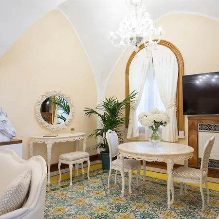 La Rondinaia 4*